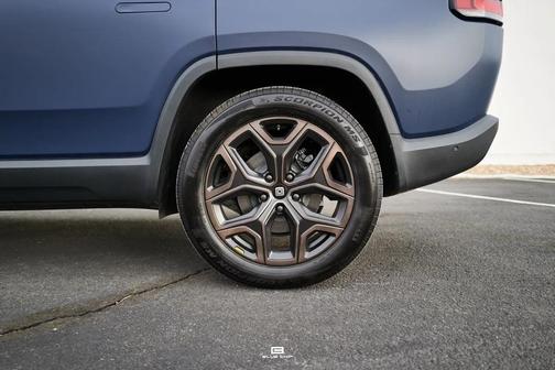 2026 Rivian R1S Premium