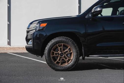2020 Toyota Land Cruiser Base