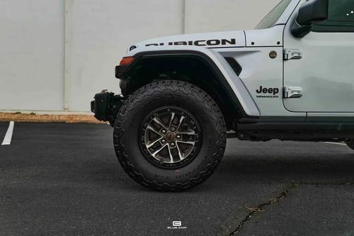 Silver Zynith 2024 Jeep Wrangler Rubicon 392