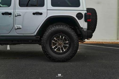 Silver Zynith 2024 Jeep Wrangler Rubicon 392