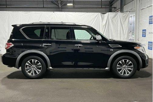 Photo 3 of 35 of 2017 Nissan Armada SL