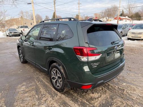 2024 Subaru Forester Premium