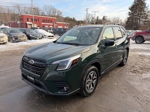 2024 Subaru Forester Premium