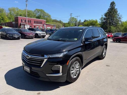 Mosaic Black Metallic 2023 Chevrolet Traverse LT Cloth
