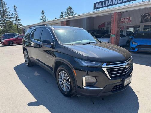 Mosaic Black Metallic 2023 Chevrolet Traverse LT Cloth