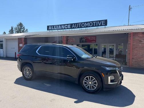 Mosaic Black Metallic 2023 Chevrolet Traverse LT Cloth