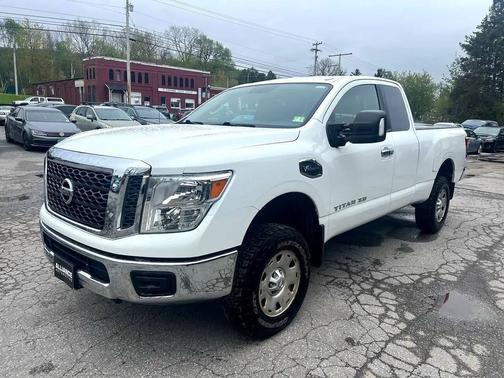 2017 Nissan Titan XD SV