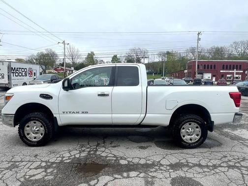 2017 Nissan Titan XD SV
