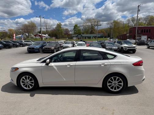 Oxford White 2017 Ford Fusion SE