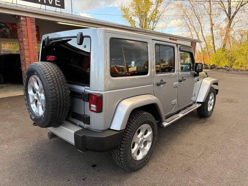 2013 Jeep Wrangler Unlimited Sahara