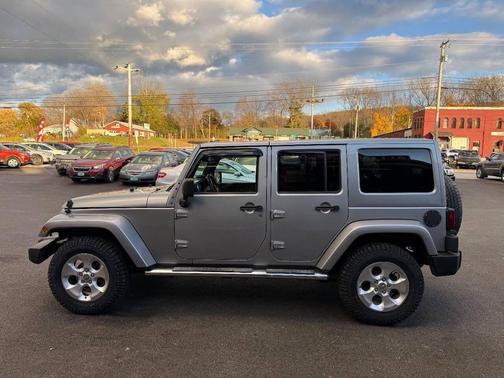 2013 Jeep Wrangler Unlimited Sahara