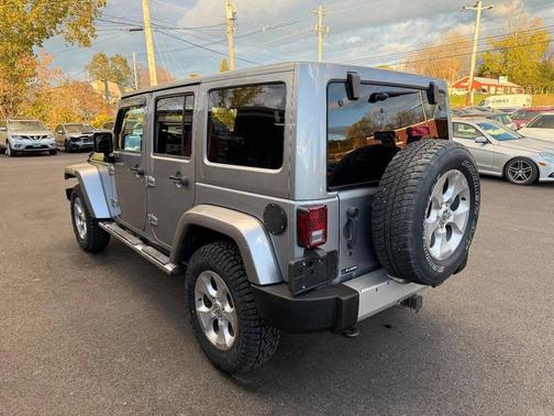 2013 Jeep Wrangler Unlimited Sahara