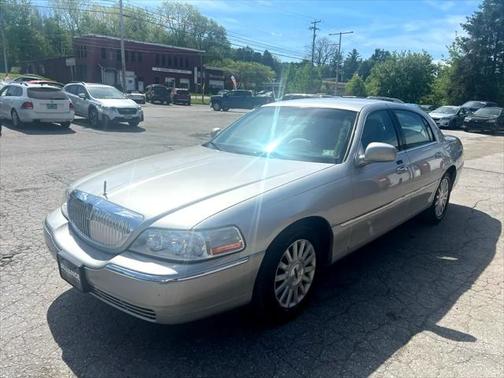 2003 Lincoln Town Car Executive