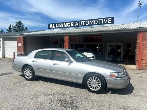 2003 Lincoln Town Car Executive