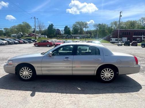 2003 Lincoln Town Car Executive