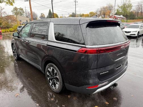 2023 Kia Carnival EX