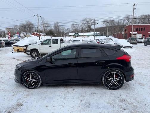 2017 Ford Focus ST 