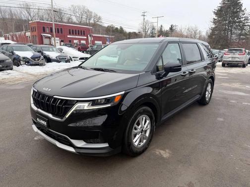 2023 Kia Carnival LX