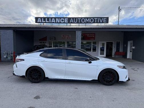 Wind Chill Pearl w/Midnight Black Metallic Roof 2022 Toyota Camry TRD