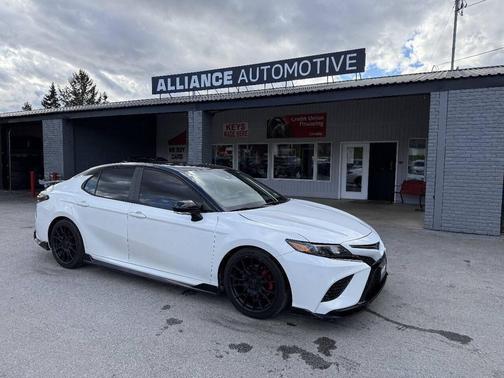 Wind Chill Pearl w/Midnight Black Metallic Roof 2022 Toyota Camry TRD