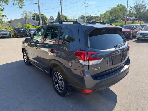 Magnetite Gray Metallic 2021 Subaru Forester Premium