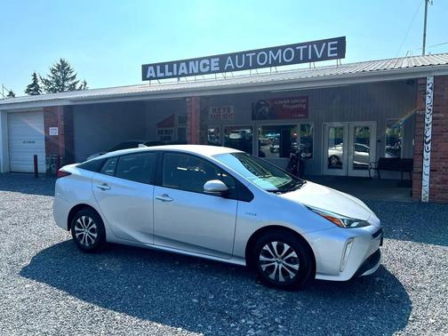 2019 Toyota Prius XLE