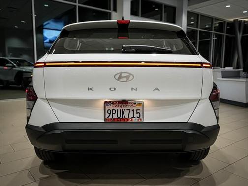 2025 Hyundai KONA SE
