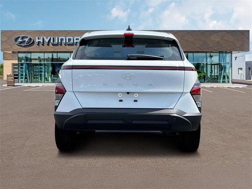 2025 Hyundai KONA SE