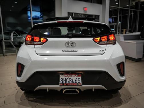 2019 Hyundai Veloster 2