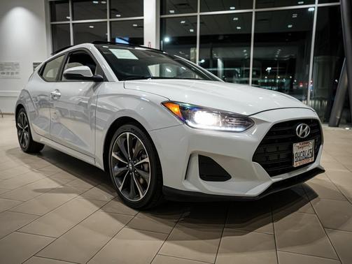2019 Hyundai Veloster 2