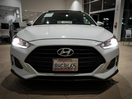 2019 Hyundai Veloster 2