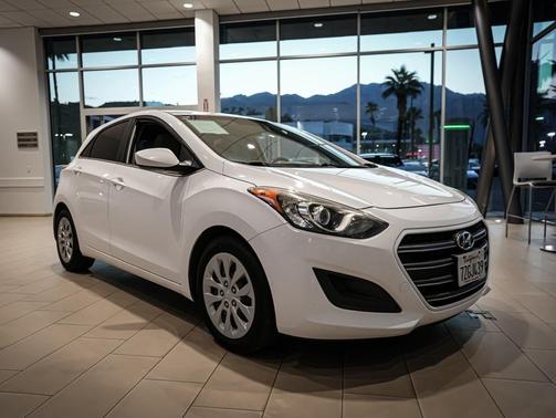 2017 Hyundai Elantra GT Base