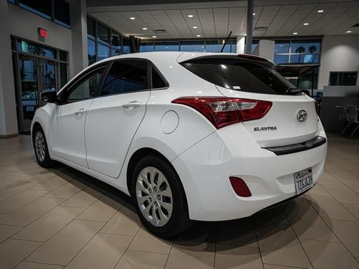2017 Hyundai Elantra GT Base