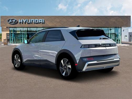 2025 Hyundai IONIQ 5 SEL