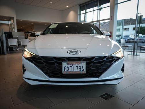 2022 Hyundai ELANTRA SEL