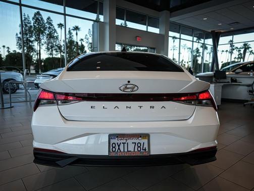 2022 Hyundai ELANTRA SEL