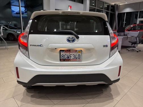 2019 Toyota Prius L