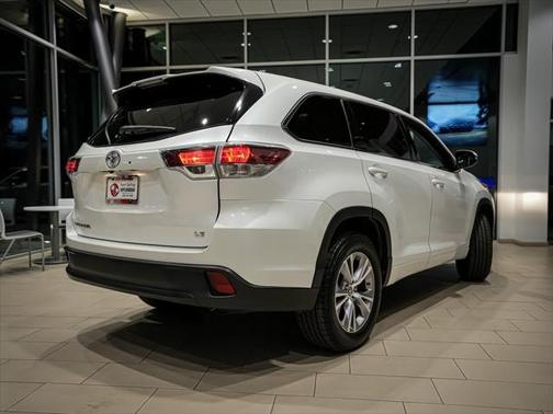 2016 Toyota Highlander LE