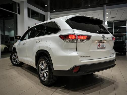 2016 Toyota Highlander LE