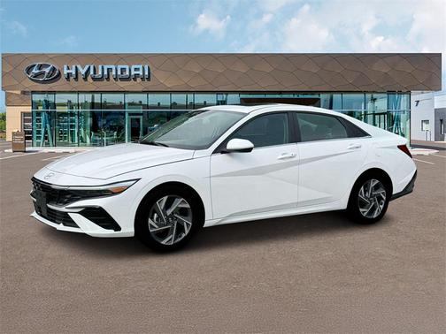 2025 Hyundai ELANTRA SEL