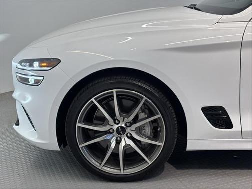 2025 Genesis G70 2.5T RWD
