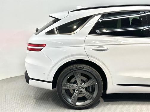 2024 Genesis GV70 3.5T AWD Sport