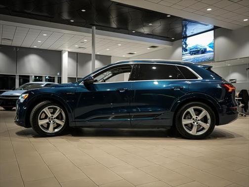 2019 Audi e-tron Premium Plus