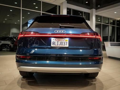 2019 Audi e-tron Premium Plus