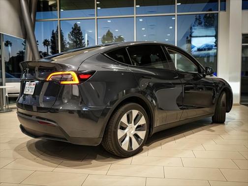 2024 Tesla Model Y Long Range Dual Motor All-Wheel Drive