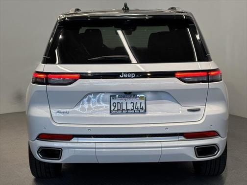 2023 Jeep Grand Cherokee Summit