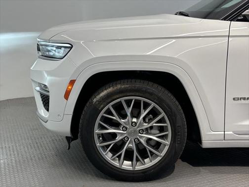 2023 Jeep Grand Cherokee Summit