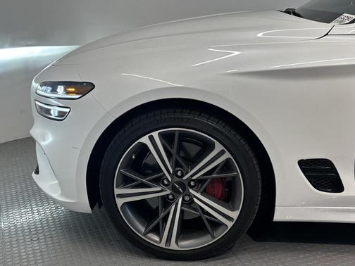 2025 Genesis G70 2.5T RWD