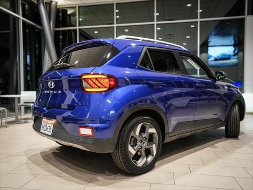 2022 Hyundai VENUE Limited