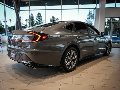 2022 Hyundai SONATA SEL